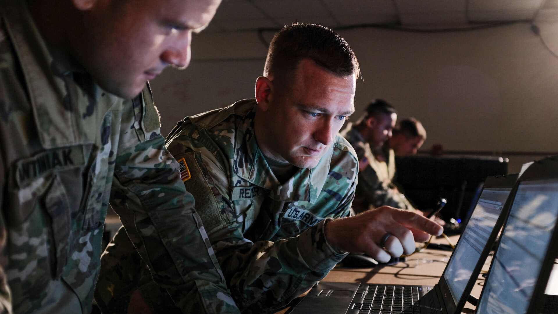 Intelligence Army National Guard careers